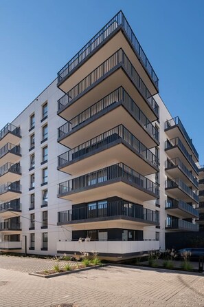 Exterior - Łódź Pomorska Business Apt - Balcony, Workspace - by Rentujemy (Lódz)