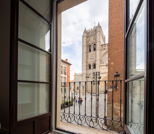 Apartment with Cathedral Views in the Historic Center of Ávila (Vultus)