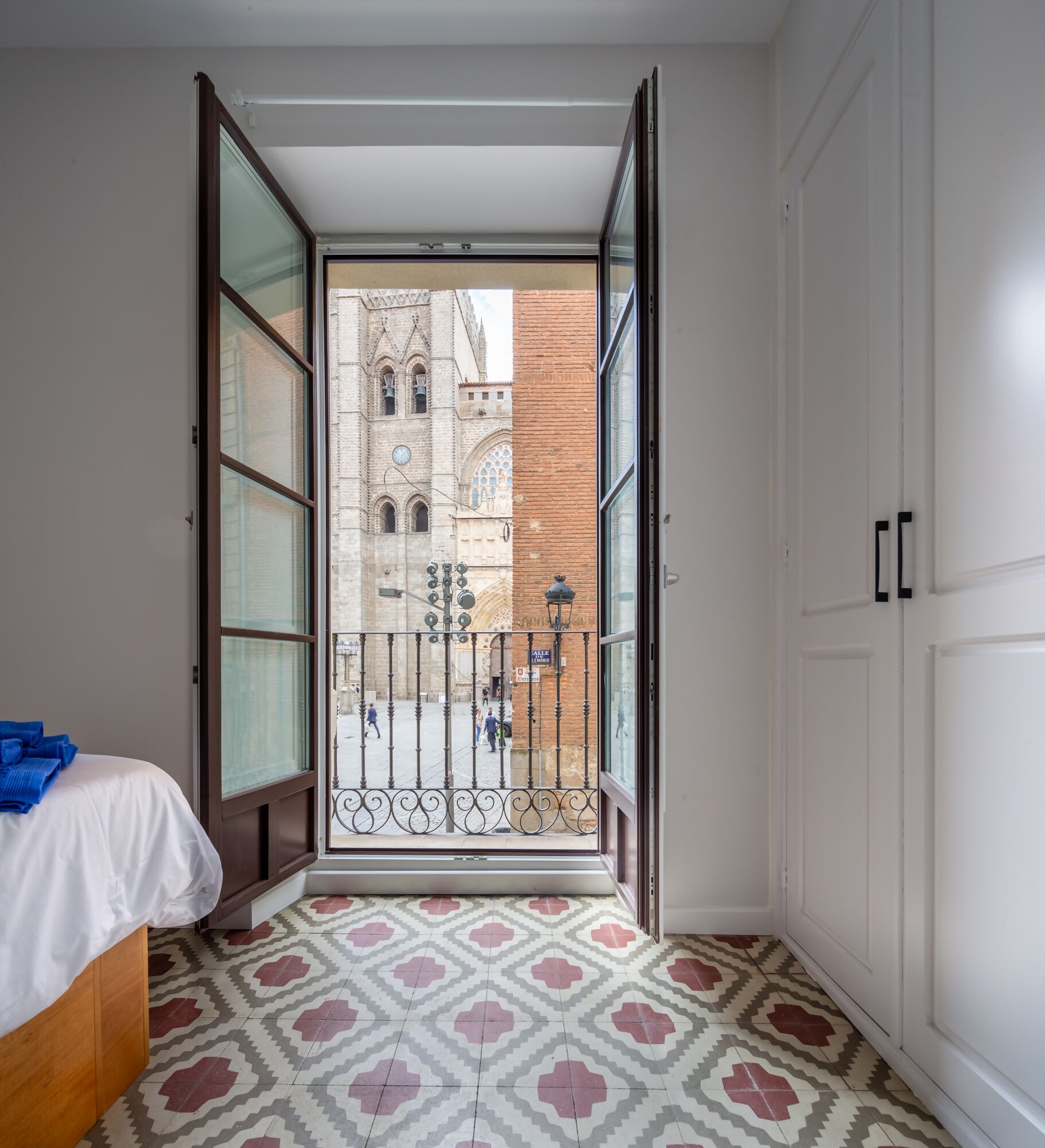 2 chambres, fer et planche à repasser, lit parapluie, Wi-Fi gratuit