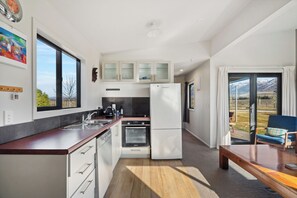 Fridge, microwave, dishwasher, toaster - Olive Cottage - Cromwell Holiday Home (Cromwell)