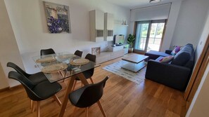 Apartment | Dining - Piso en el Centro Para 6 Personas en Vilagarcia (Vilagarcia de Arousa)