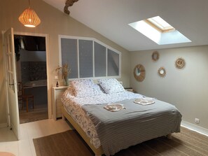 3 makuuhuonetta, silitysrauta/-lauta, Wi-Fi, vuodevaatteet