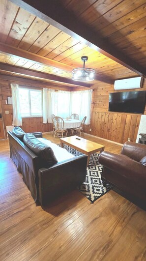 Smart TV, ping pong - Lakeview Country Cabin ~ Cloud 9 - AMAZING treehouse VIEWS (Grass Valley)
