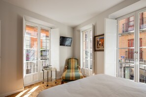 2 bedrooms, iron/ironing board, travel cot, free WiFi