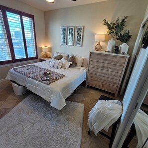 2 bedrooms, iron/ironing board, WiFi, bed sheets