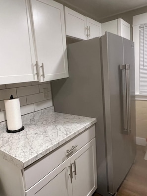 Interior - The L's Luxury 1- Newly renovated Downstairs Apartment (Buffalo)