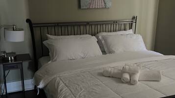 3 bedrooms, iron/ironing board, WiFi, bed sheets