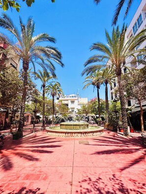 المنطقة المحيطة بالمنشأة