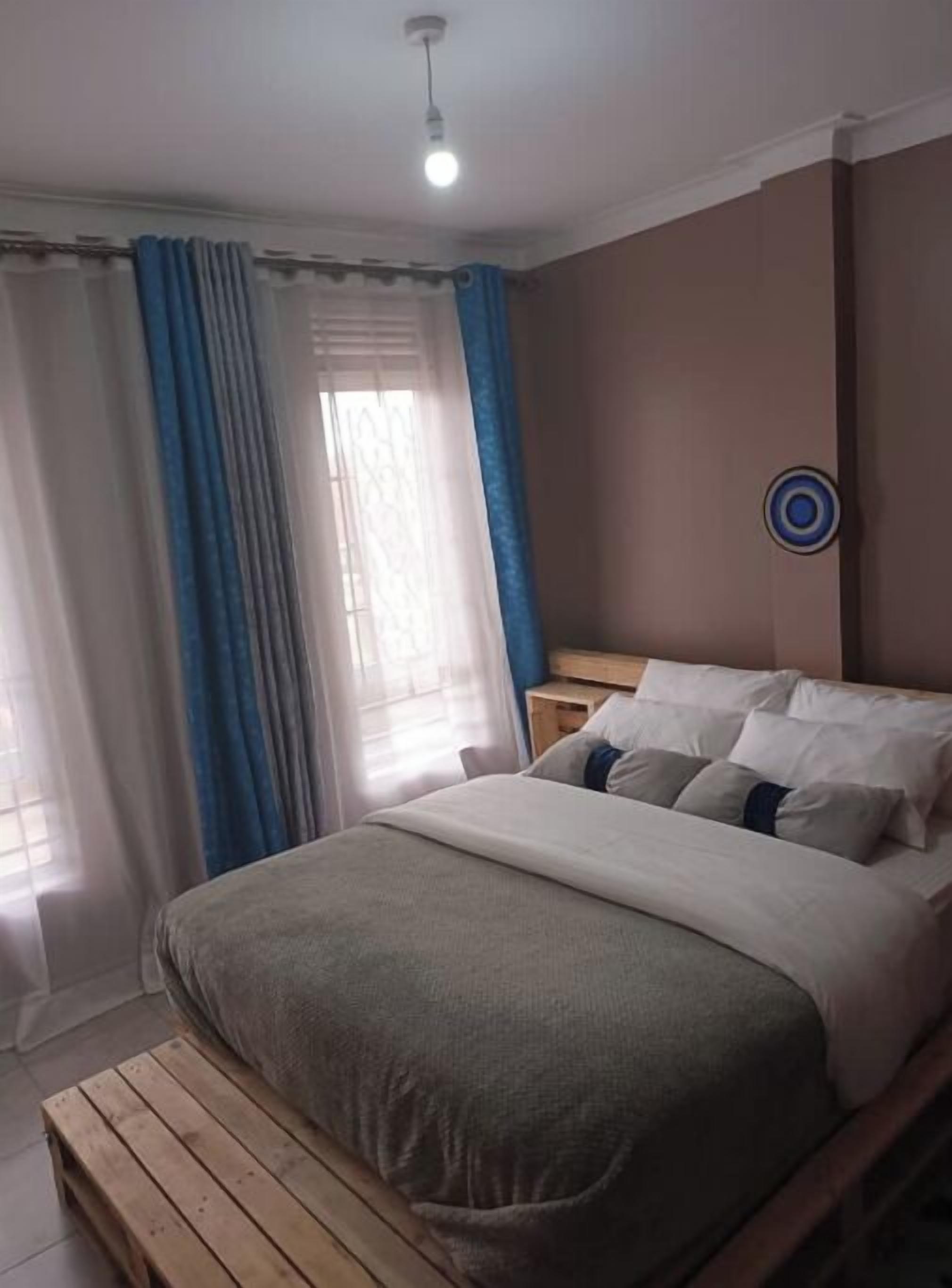 1 habitación, tabla de planchar con plancha y wifi 