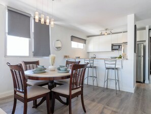 Dining - Bright and Sunny 2-bedroom apartment with free parking in the heart of Condado. (San Juan)