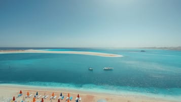 Camera doppia, balcone, vista mare parziale | Postazione laptop, Wi-Fi gratuito