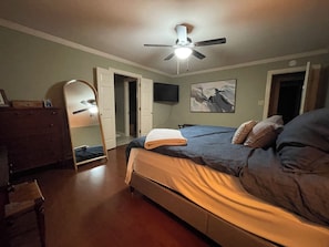 4 habitaciones, escritorio, tabla de planchar con plancha y wifi gratis