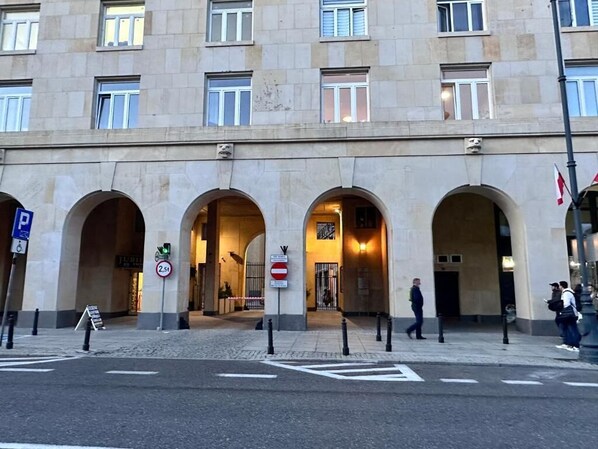 Exterior - Bez Kantow Art Rooms (Warsaw)