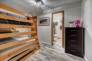 6 Schlafzimmer, Bügeleisen/Bügelbrett, Reisekinderbett, kostenloses WLAN