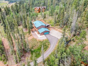 Exterior - 6 Bedroom Cabin w/Galactic Lake View, Hot Tub, WiFi, Family Adventures and MORE! (Divide)