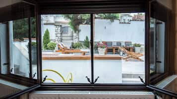 1 bedroom, desk, laptop workspace, blackout curtains