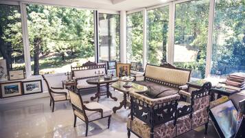 Een 30-inch ledtelevisie met digitale zenders