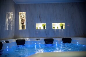 Sauna, bain à remous, massages