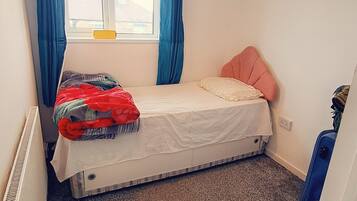 1 bedroom, WiFi, bed sheets