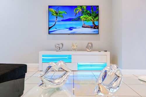 All what you need to enjoy Miami Charming 3-bedroom house in welcoming Homestead