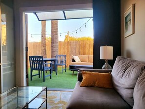 TV - Indoor and Outdoor Living (Los Angeles)