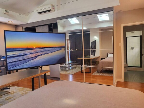 1 bedroom, WiFi - Indoor and Outdoor Living (Los Angeles)