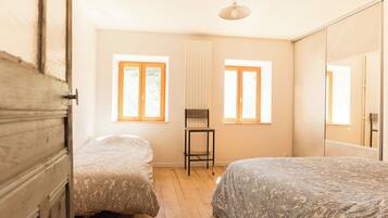 4 chambres, fer et planche Ă repasser, Wi-Fi