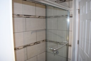 Handtücher, Seife, Shampoo, Toilettenpapier