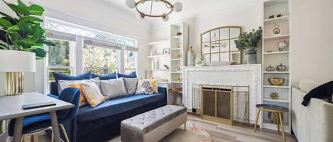 Smart TV, fireplace, stereo