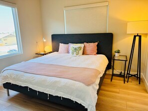 3 habitaciones, escritorio, tabla de planchar con plancha y wifi 