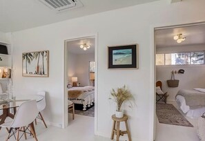 2 chambres, fer et planche à repasser, lit parapluie, Wi-Fi gratuit