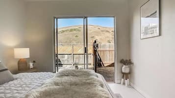 2 habitaciones, tabla de planchar con plancha y cuna de viaje