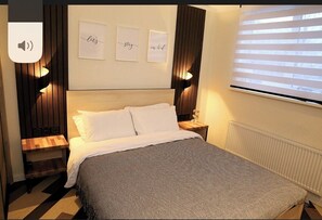 2 chambres, fer et planche à repasser, Wi-Fi, draps fournis