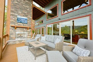 Terrace/patio - Modern Private Mountain Lodge | Views, Hot Tub, EV Charger & Trail Access (Cherry Log)