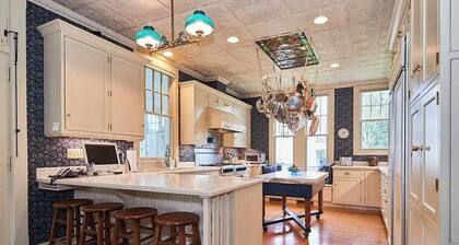 Eagle Spring Farm House Near Penn State Football