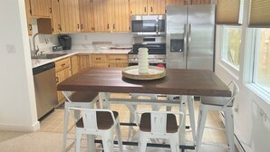Unclassified image, 5 of 19, button - 1BR apartment next to the Pleasant Mountain with waterfront access (Bridgton)
