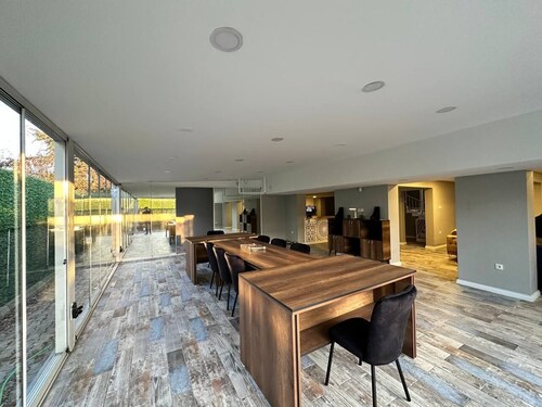 Garden Villa with Green Shutters Spacious with Charming in Bursa