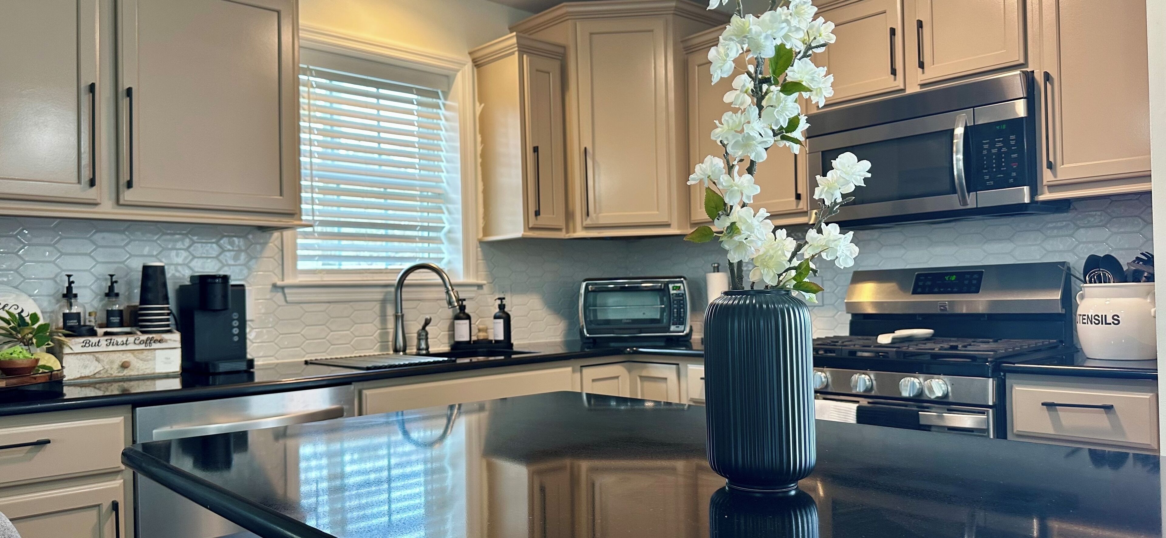 冰箱、微波炉、烤箱、炉灶