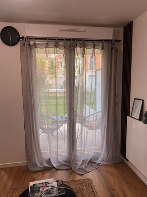 Interior - Beautiful apartment with terrace and garden (Bussy-Saint-Georges)