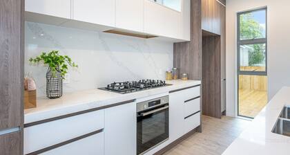 4 Bedroom Holiday Home Epsom