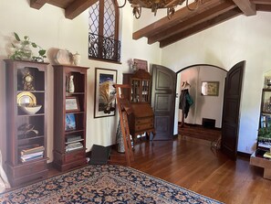 Interior - Lovely Furnished Stanford Campus Home for 1-2 Months Spring 2025 (Stanford)