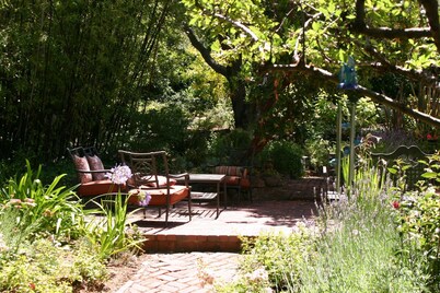 Lovely Furnished Stanford Campus Home for 1-2  Months Spring 2025