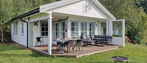 تناول الطعام بالخارج