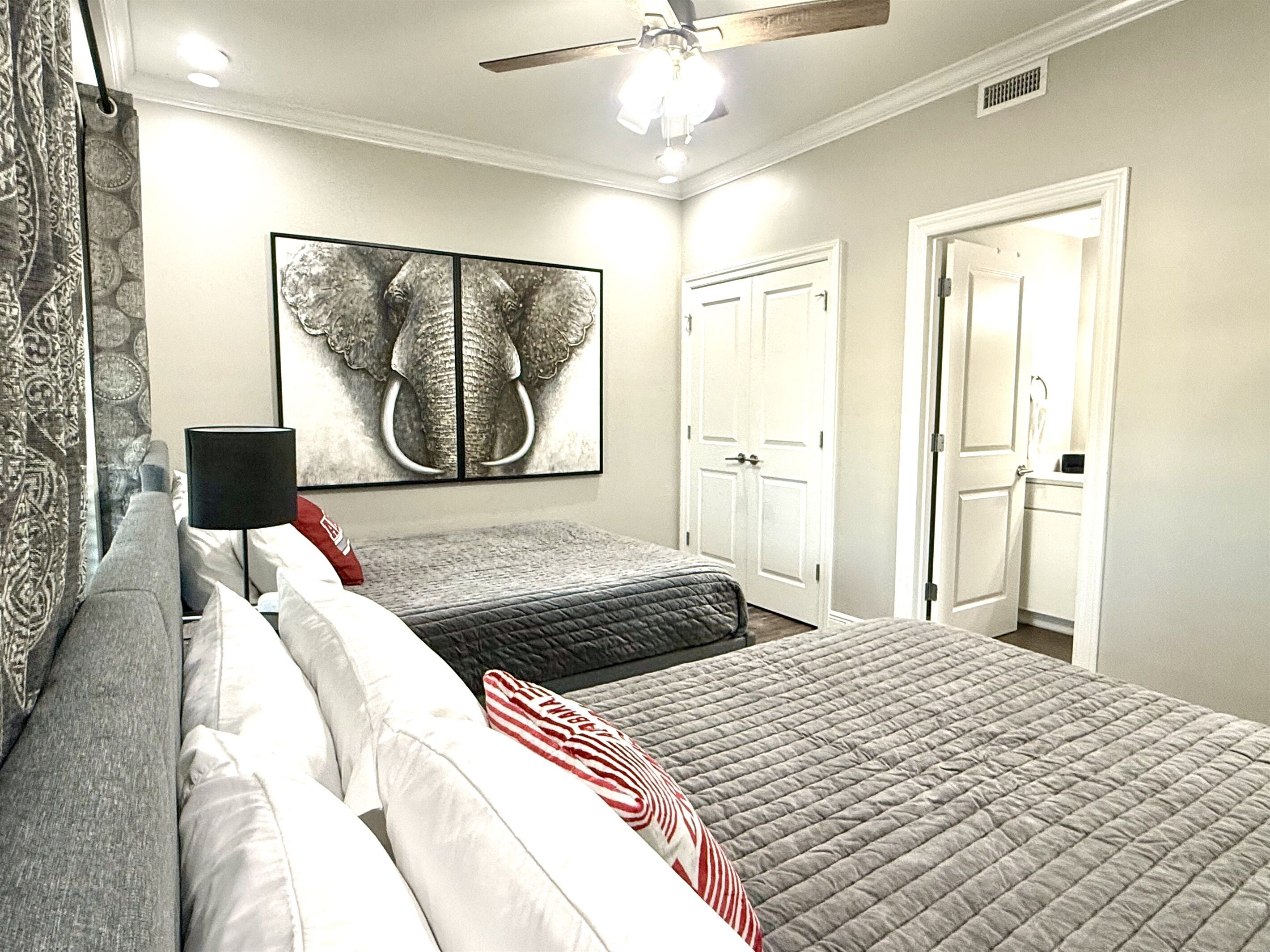 2 bedrooms, desk, iron/ironing board, free WiFi