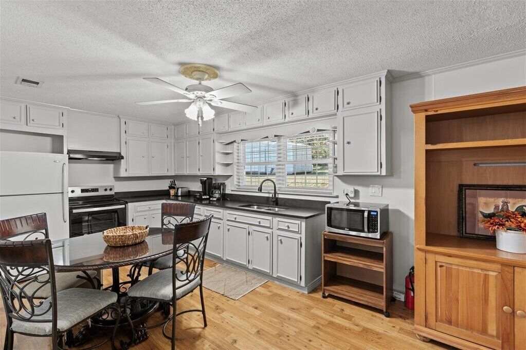 Mikrobølgeovn, ovn og kokeplater