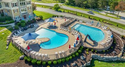 Mini-Red Rock! Hot tub, Firepit, Dogs Welcome,