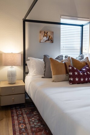 5 Schlafzimmer, Schreibtisch, Bügeleisen/Bügelbrett, WLAN