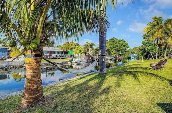 Property grounds - Oasis Amidst Everything! (Fort Lauderdale)