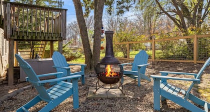 Charming Home in West Asheville - Hot tub/Deck/Firepit/Fenced Yard