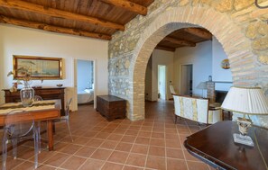 Interior - Nice home in Satriano (Satriano)
